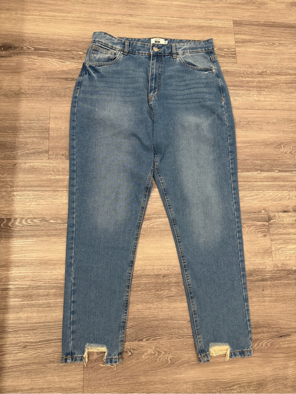refuge High-Rise Medium Blue Mom Jeans with Frayed Ankles